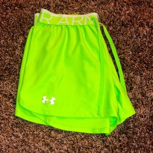Under Armour shorts size small in women’s